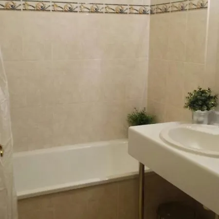 & Paris Happy For 10 Persons With Private Garden & Terrace 4 Bedrooms, 3 Bathrooms Fiber Wifi Netflix & Free Parking * 贝利罗曼维利而