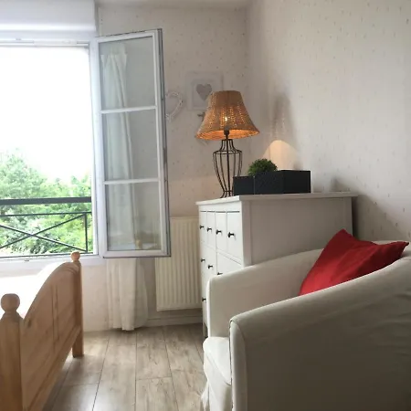 & Paris Happy For 10 Persons With Private Garden & Terrace 4 Bedrooms, 3 Bathrooms Fiber Wifi Netflix & Free Parking Bailly-Romainvilliers