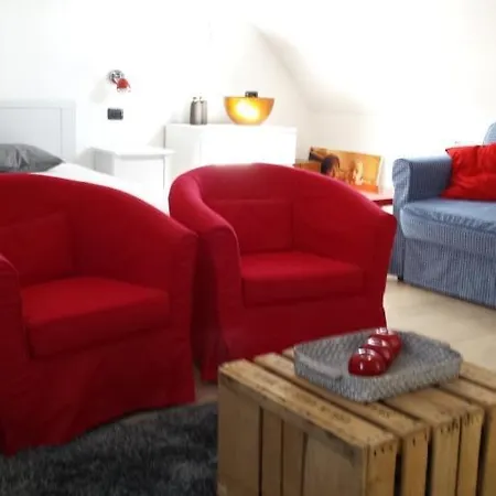 & Paris Happy For 10 Persons With Private Garden & Terrace 4 Bedrooms, 3 Bathrooms Fiber Wifi Netflix & Free Parking 贝利罗曼维利而