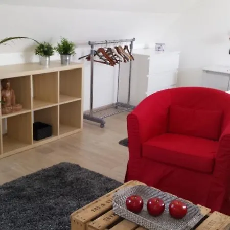 & Paris Happy For 10 Persons With Private Garden & Terrace 4 Bedrooms, 3 Bathrooms Fiber Wifi Netflix & Free Parking 别墅