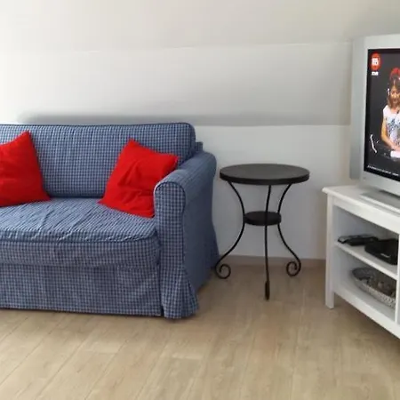 & Paris Happy For 10 Persons With Private Garden & Terrace 4 Bedrooms, 3 Bathrooms Fiber Wifi Netflix & Free Parking 别墅