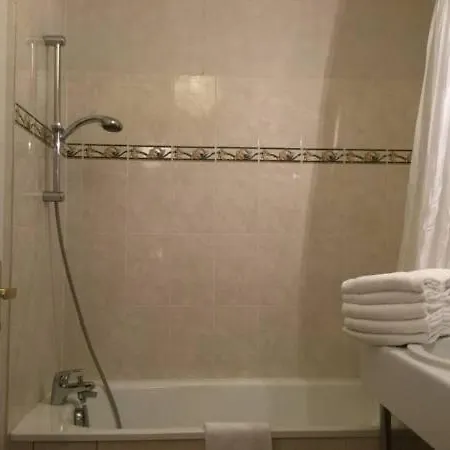 & Paris Happy For 10 Persons With Private Garden & Terrace 4 Bedrooms, 3 Bathrooms Fiber Wifi Netflix & Free Parking *