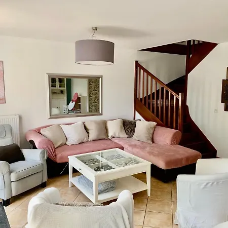 & Paris Happy For 10 Persons With Private Garden & Terrace 4 Bedrooms, 3 Bathrooms Fiber Wifi Netflix & Free Parking 别墅 *