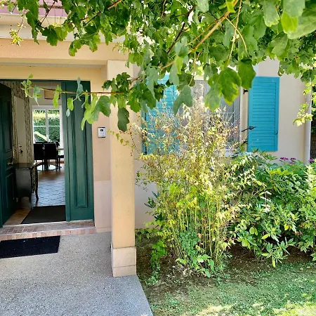 别墅 & Paris Happy For 10 Persons With Private Garden & Terrace 4 Bedrooms, 3 Bathrooms Fiber Wifi Netflix & Free Parking 贝利罗曼维利而