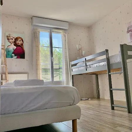 & Paris Happy For 10 Persons With Private Garden & Terrace 4 Bedrooms, 3 Bathrooms Fiber Wifi Netflix & Free Parking 别墅 *