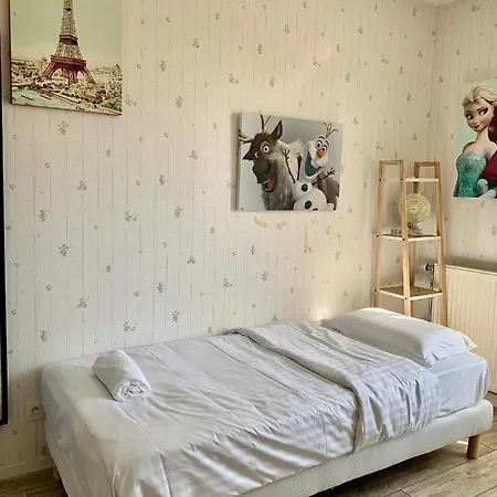 别墅 & Paris Happy For 10 Persons With Private Garden & Terrace 4 Bedrooms, 3 Bathrooms Fiber Wifi Netflix & Free Parking 贝利罗曼维利而