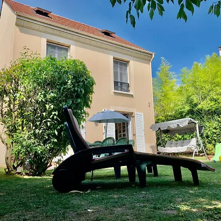 & Paris Happy For 10 Persons With Private Garden & Terrace 4 Bedrooms, 3 Bathrooms Fiber Wifi Netflix & Free Parking 别墅 贝利罗曼维利而