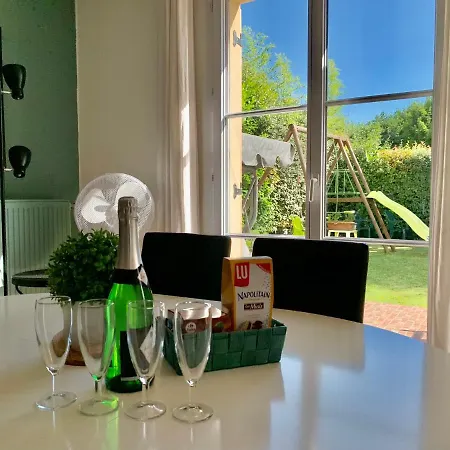 & Paris Happy For 10 Persons With Private Garden & Terrace 4 Bedrooms, 3 Bathrooms Fiber Wifi Netflix & Free Parking 别墅