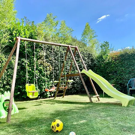 & Paris Happy For 10 Persons With Private Garden & Terrace 4 Bedrooms, 3 Bathrooms Fiber Wifi Netflix & Free Parking 别墅 贝利罗曼维利而